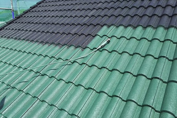 屋根　モニエル瓦　中塗吹き～上吹き